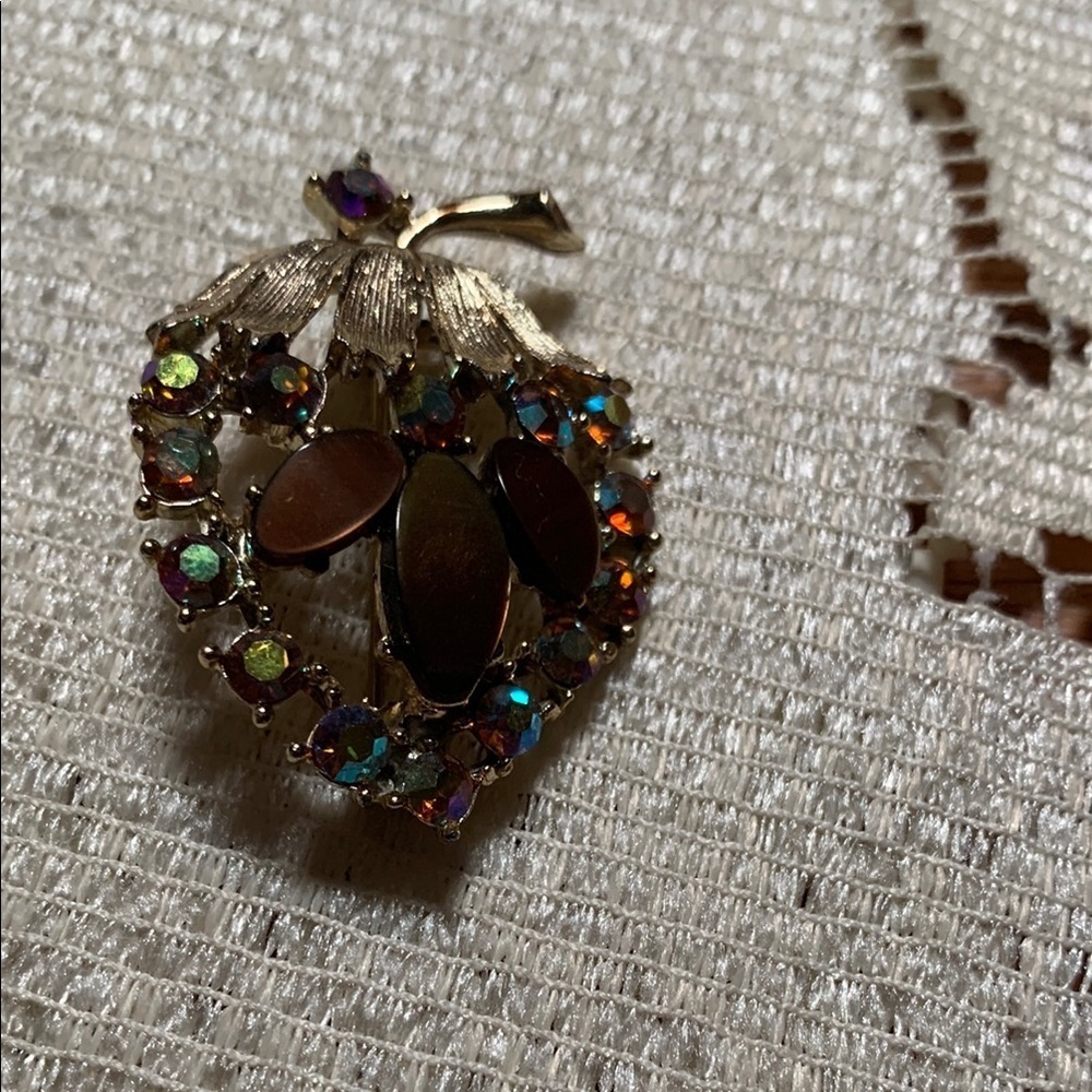 Elegant Gold and Brown Leaf Brooch